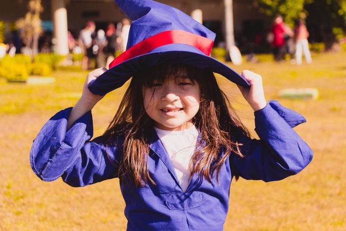 cosplay girls akko little witch academia