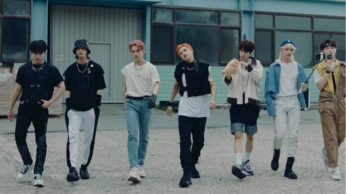stray kids no easy