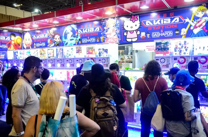 Akiba Station marca presença na CCXP23 e faz sucesso com gashapon!