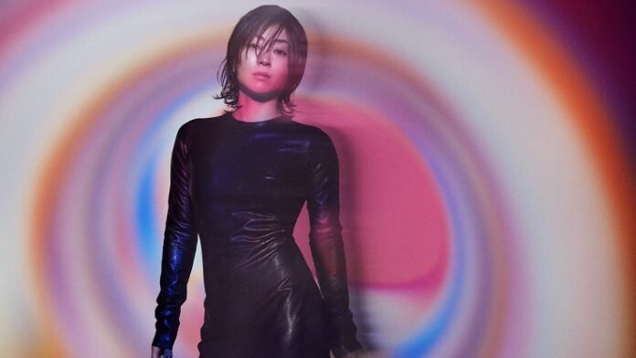 Hikaru Utada - Naniirodemonai Hana