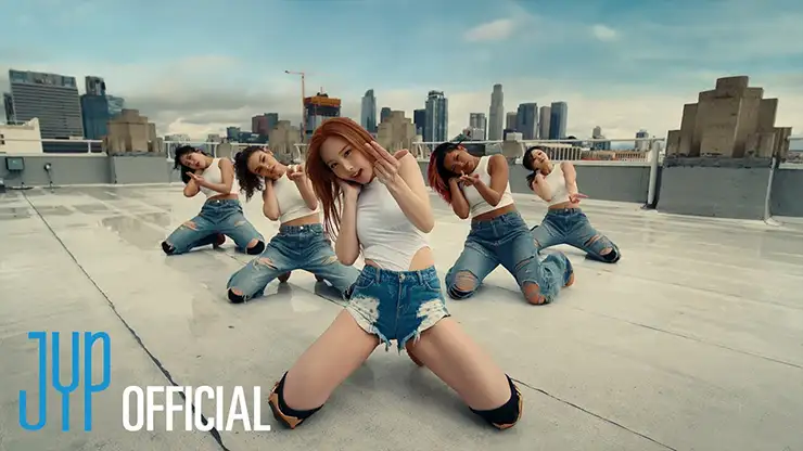 nayeon twice k-pop thumb nayeon twice k-pop