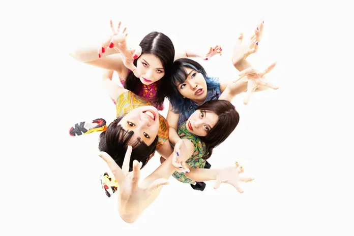 Otoboke Beaver show cine joia Otoboke Beaver