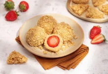 Receita de Páscoa: NISSIN lança bombom de morango com Croc Choco para fugir do básico Bombom de Morango com Croc Choco