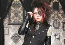 Notre dix Questions: Dez Perguntas para Seth, Vocalista do Moi dix Mois e Redo seth moi dix mois redo entrevista